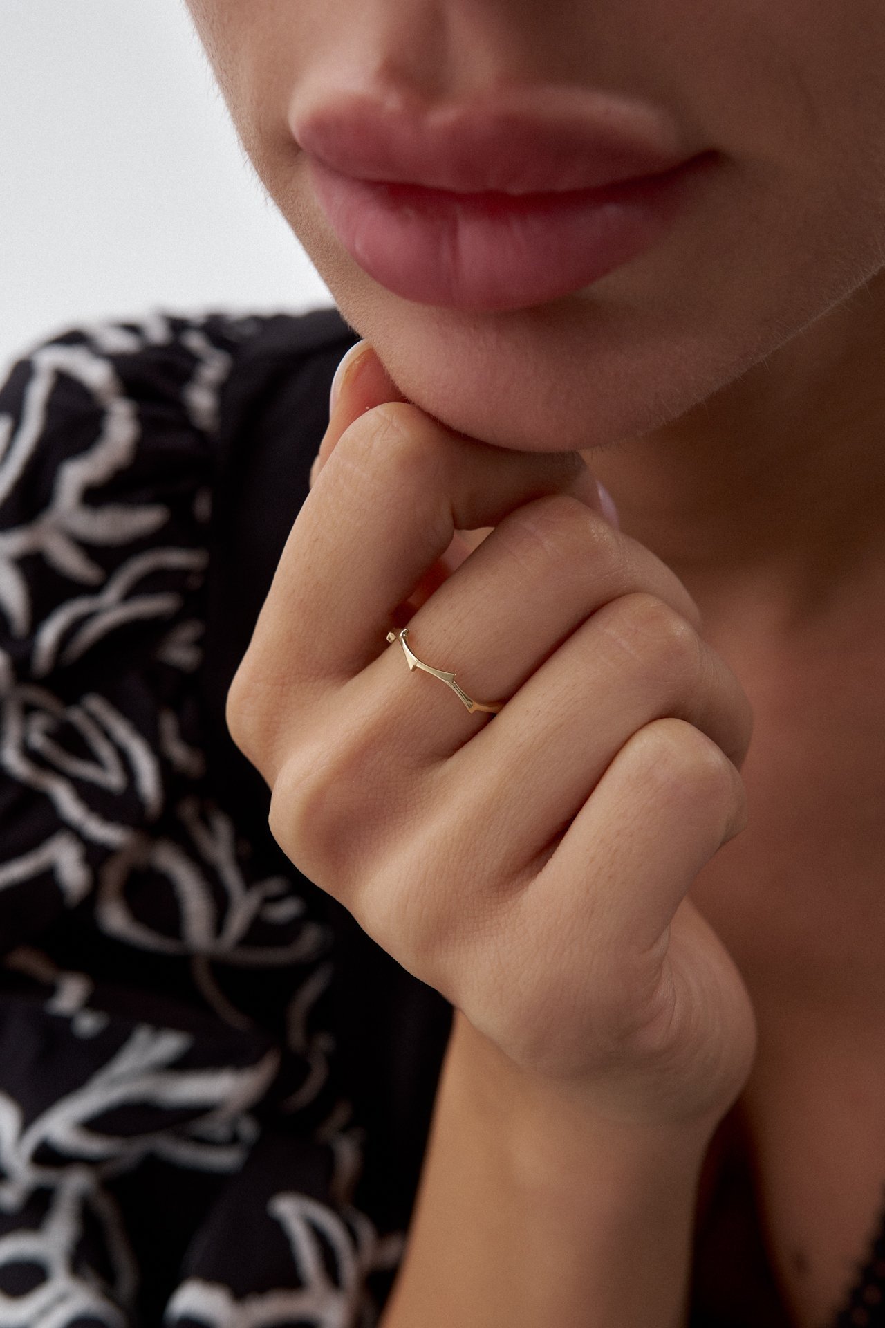 Altın Taşsız Yaprak Formlu Yüzük