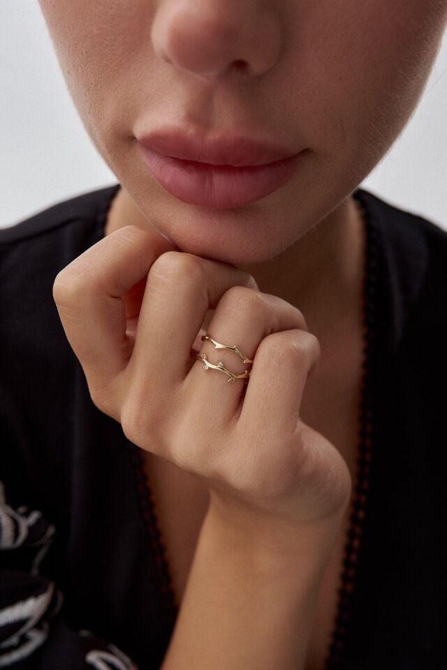 Altın Taşlı Yaprak Formlu Yüzük