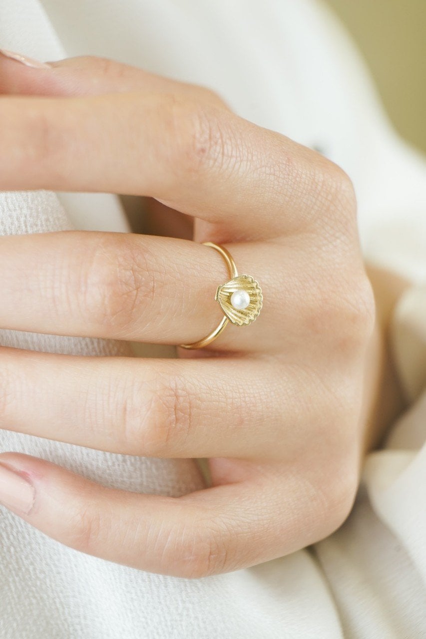 Altın İncili Deniz Kabuğu Yüzük