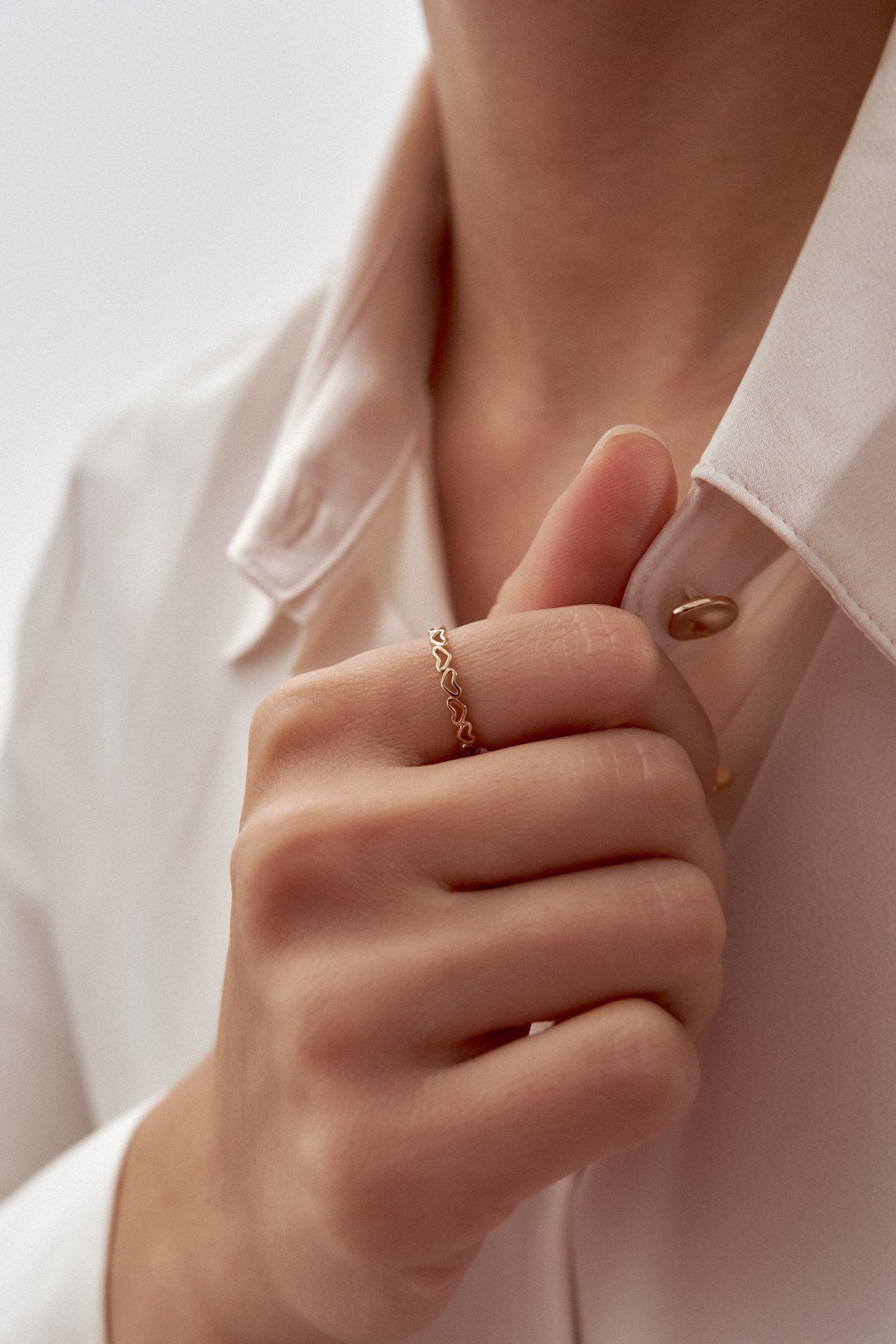 Altın Sıralı Kalpli Yüzük