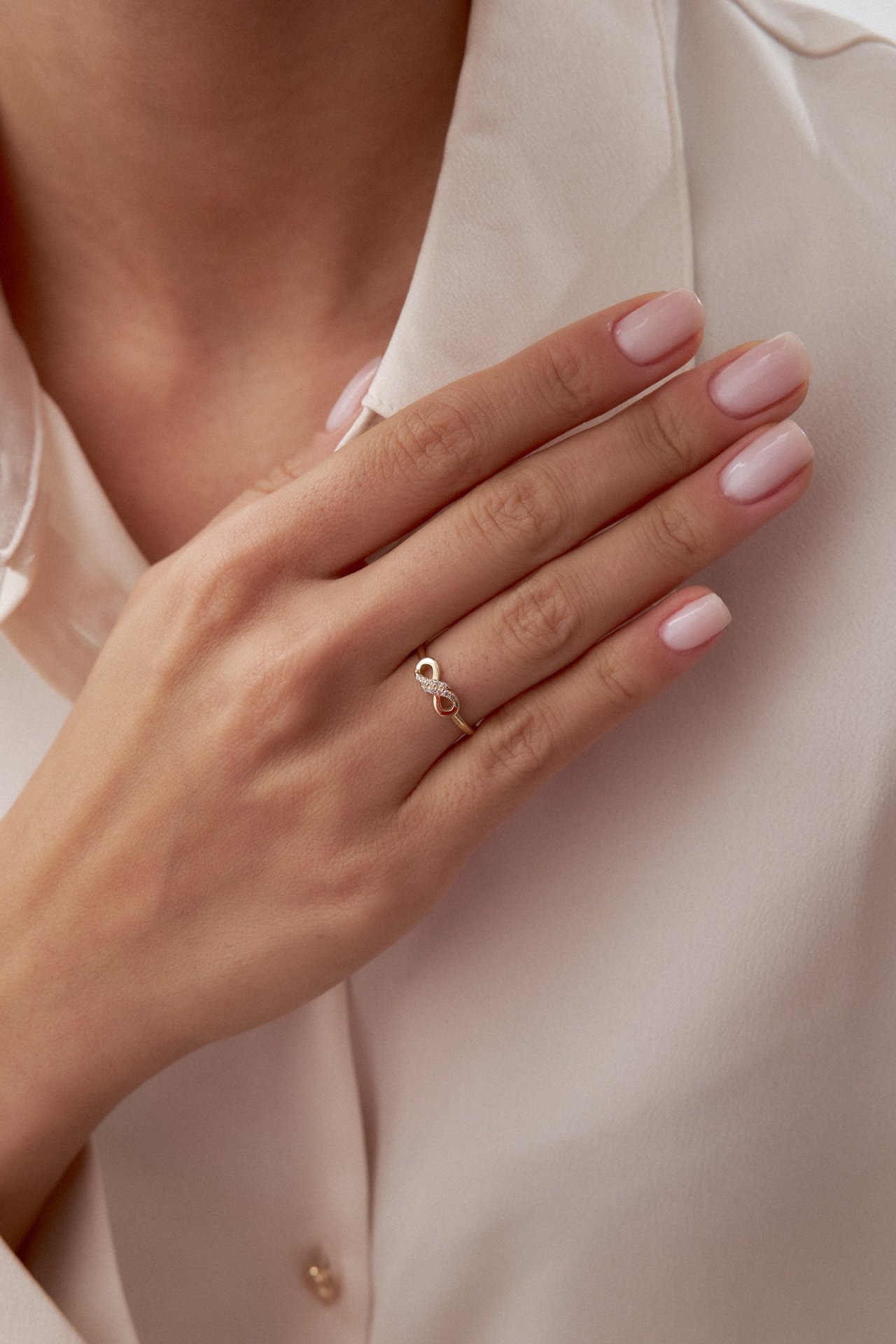 Altın Taşlı Sonsuzluk Yüzük