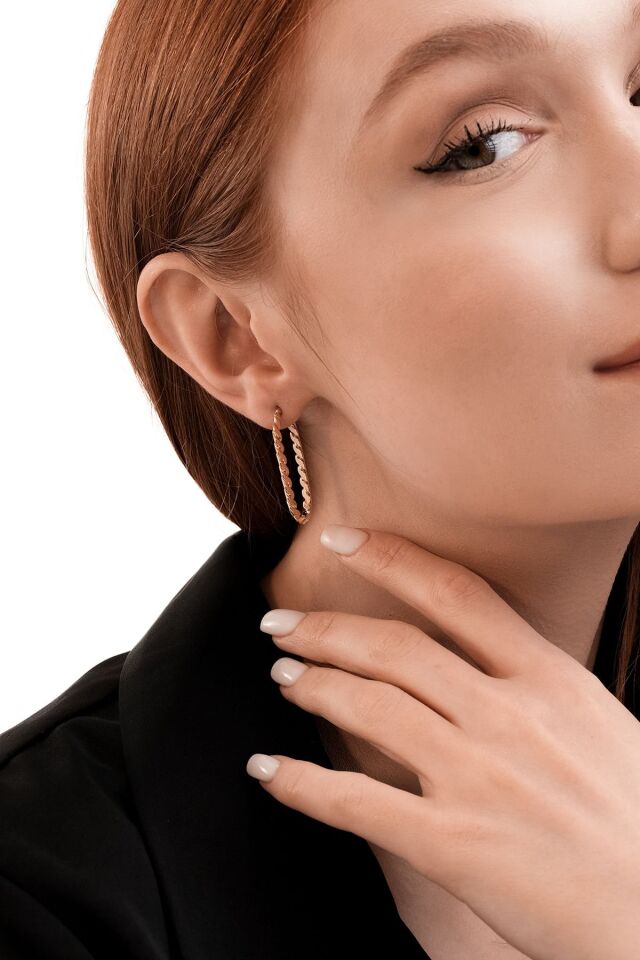 Altın Burgu Line Küpe