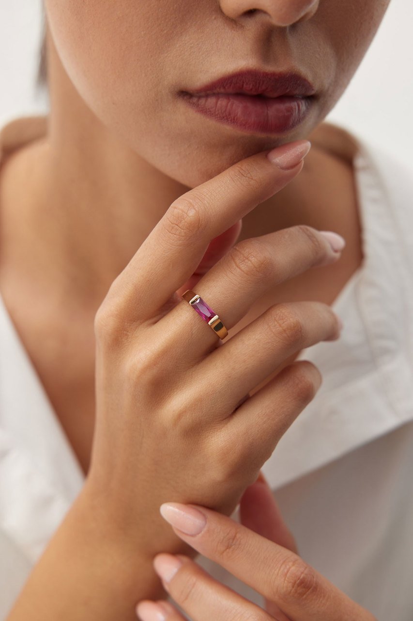 Altın Renkli Taşlı Yüzük