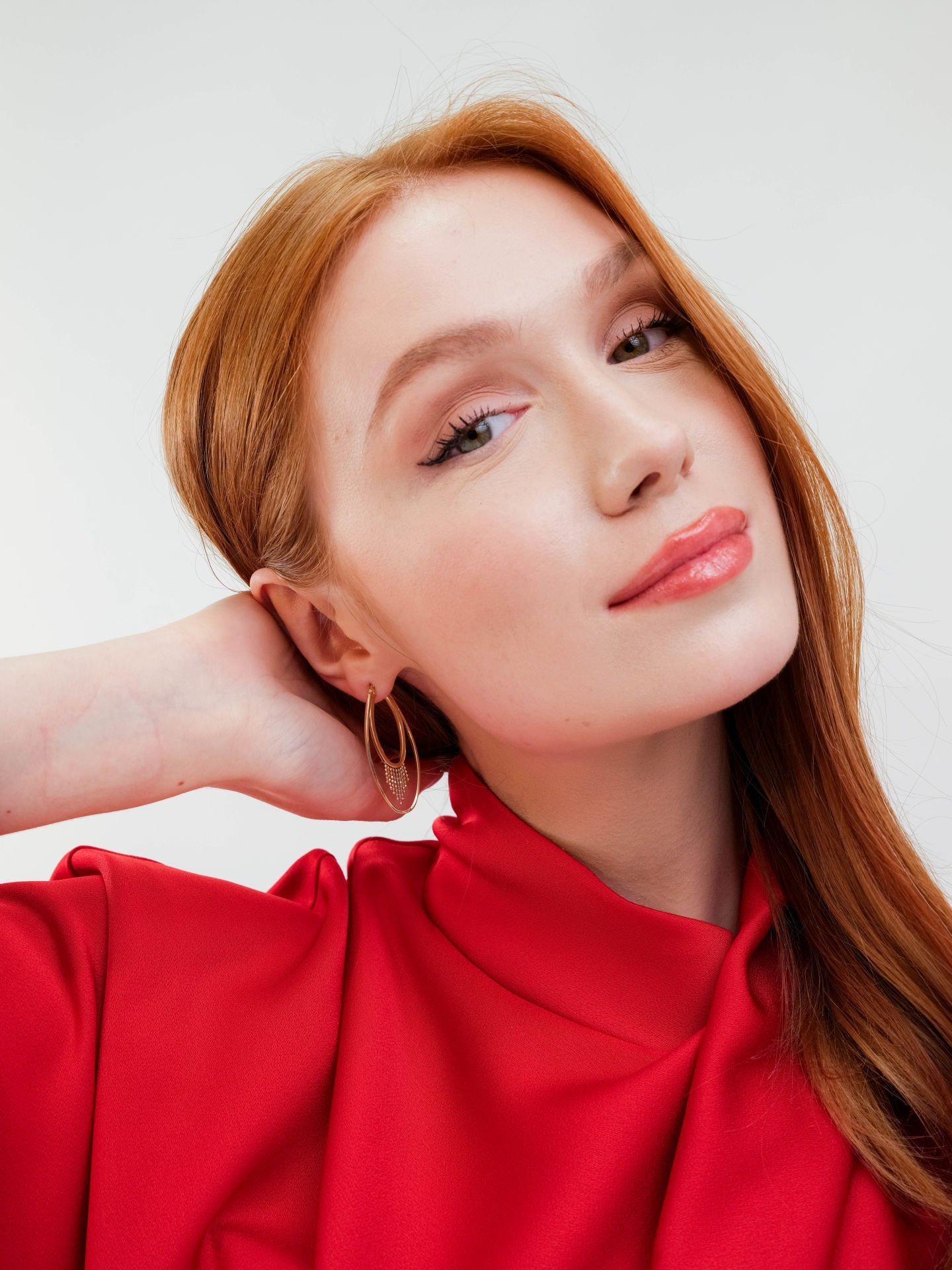 Altın Sallantılı Halka Küpe