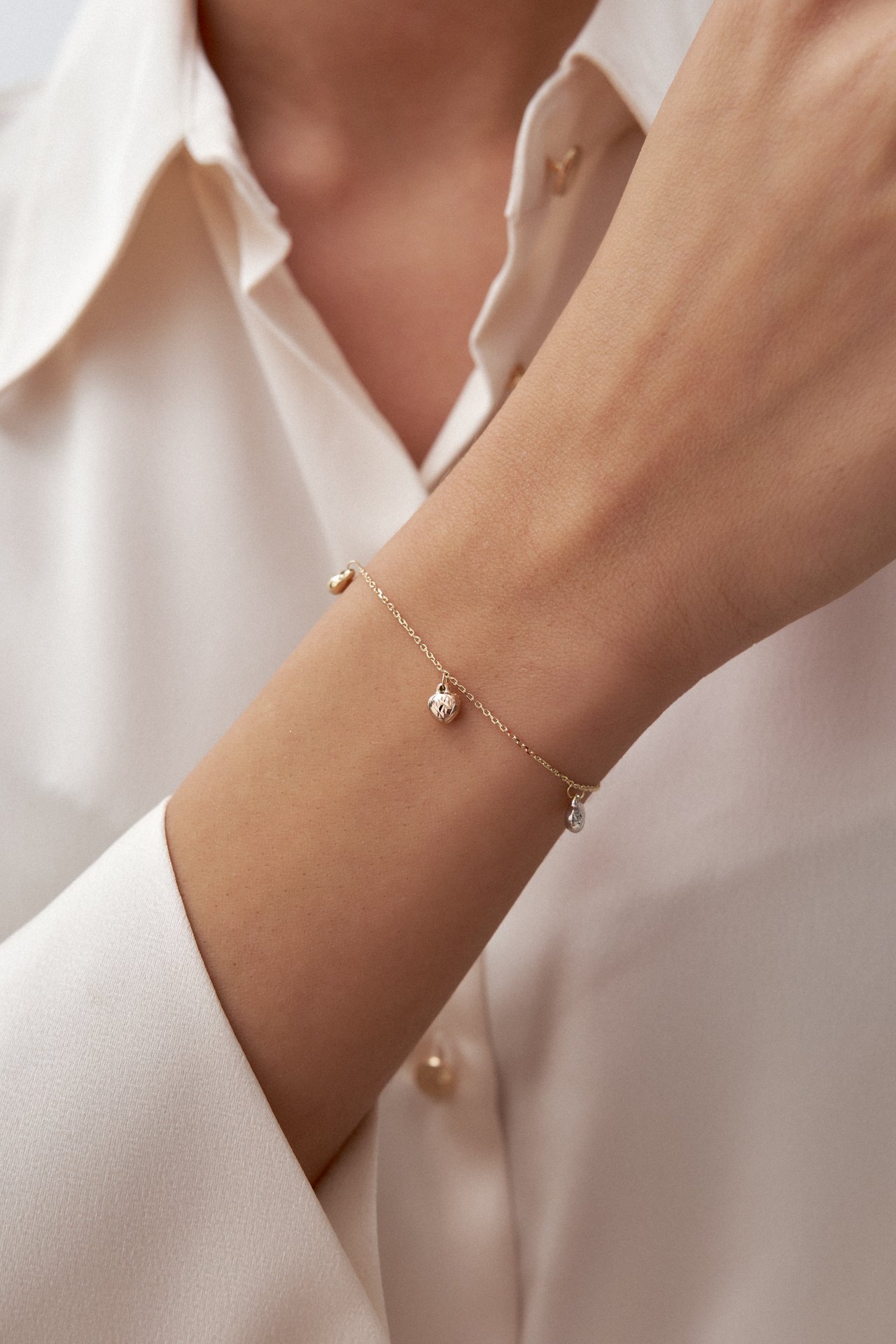 Altın Mini Kalp Sallantılı Bilieklik