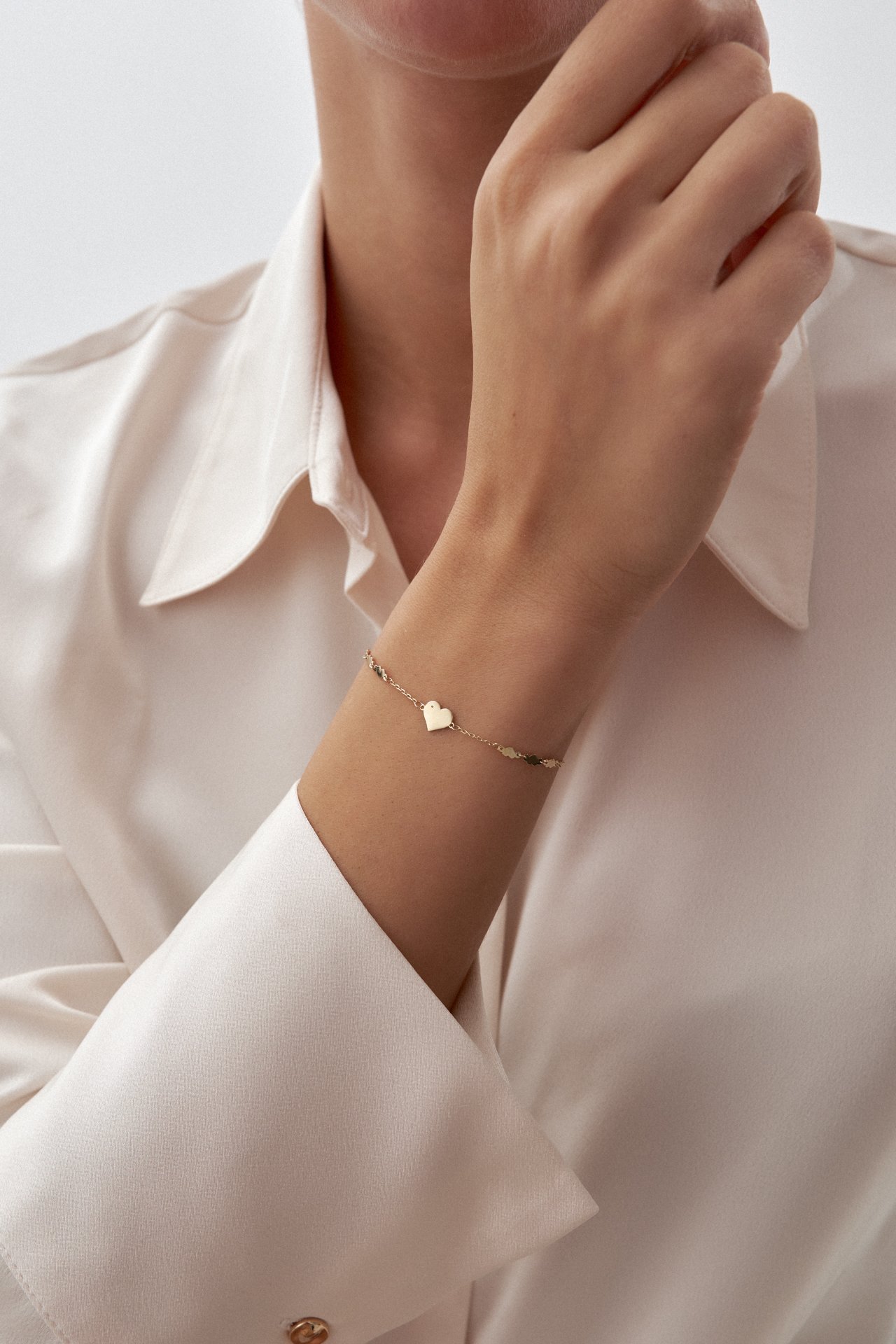 Altın Kalp Figürlü İnce Zincir Bileklik