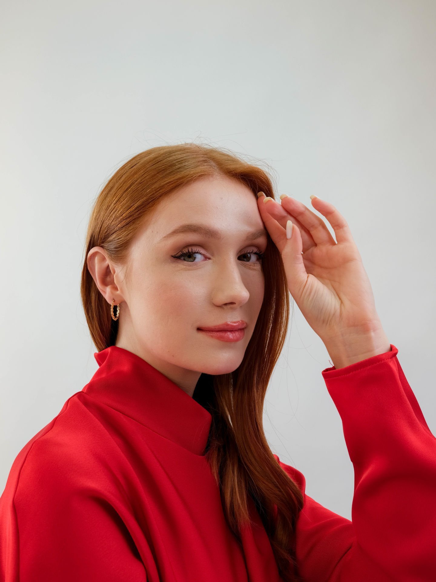 Altın Oval Burgu Küpe