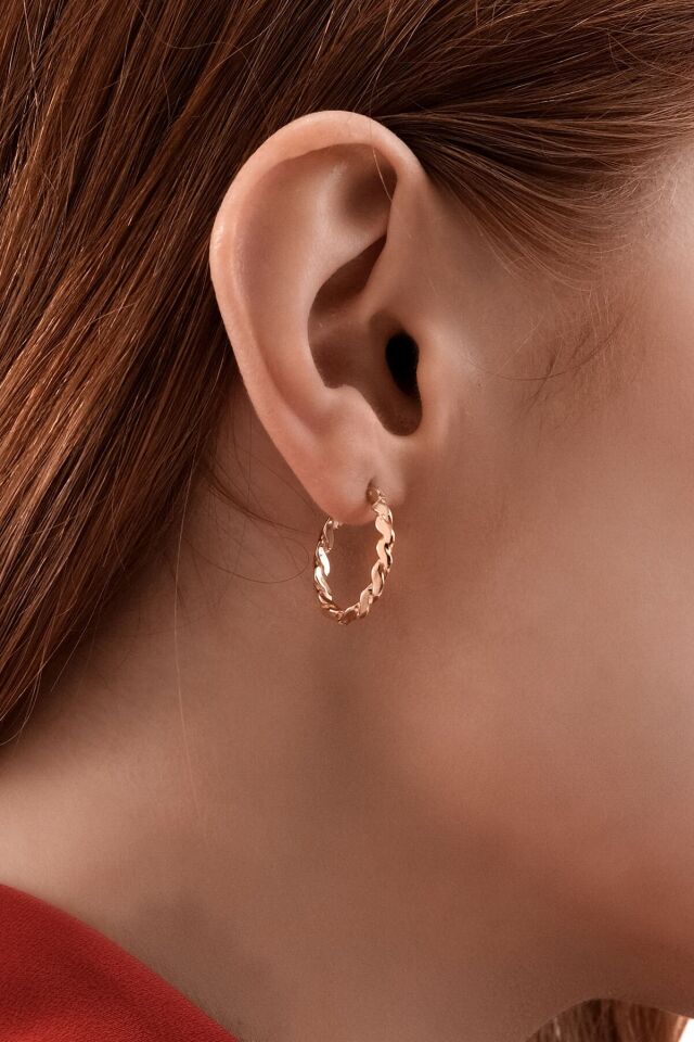 Altın Oval Burgu Küpe