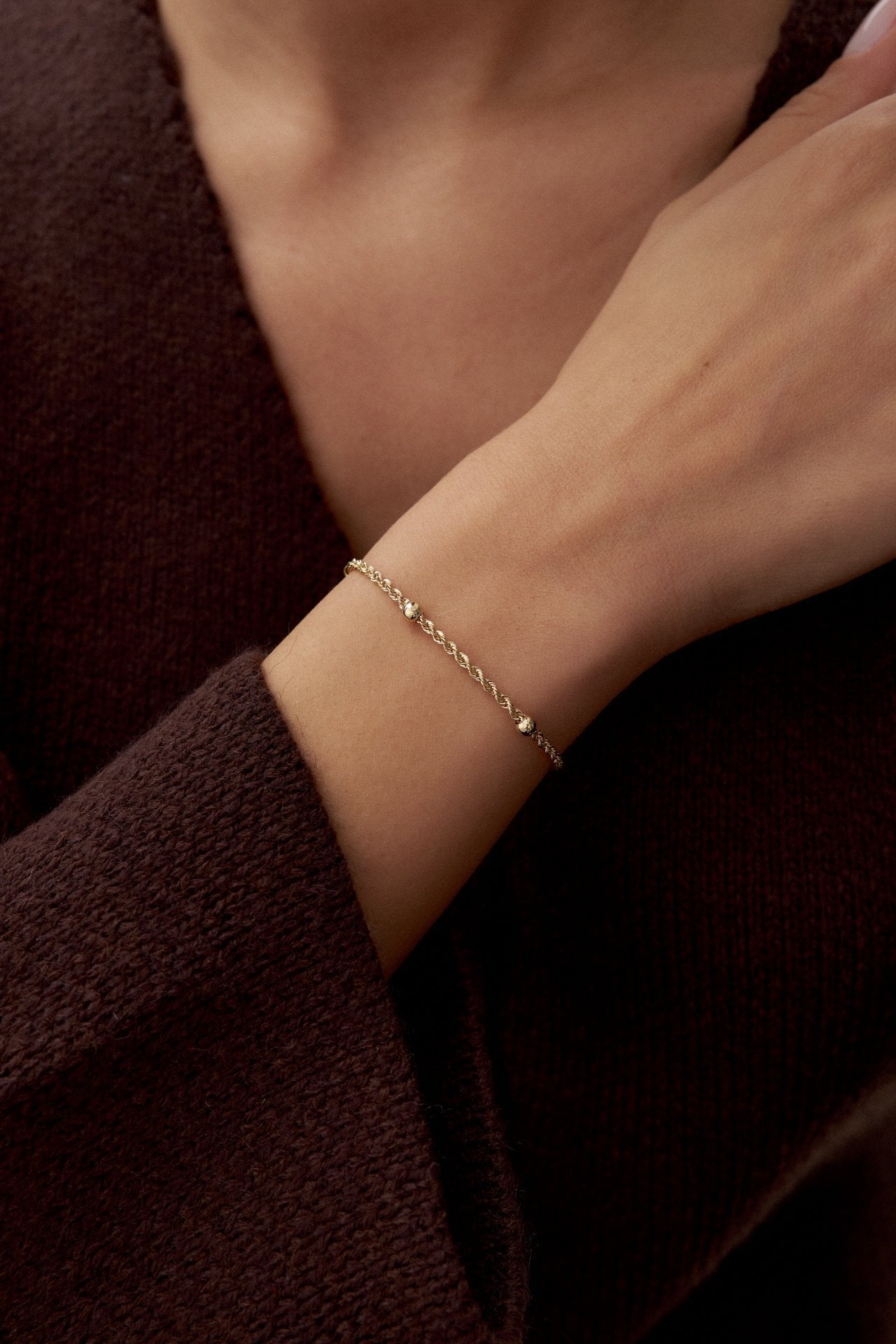 Altın Top Detaylı Hallow Bileklik