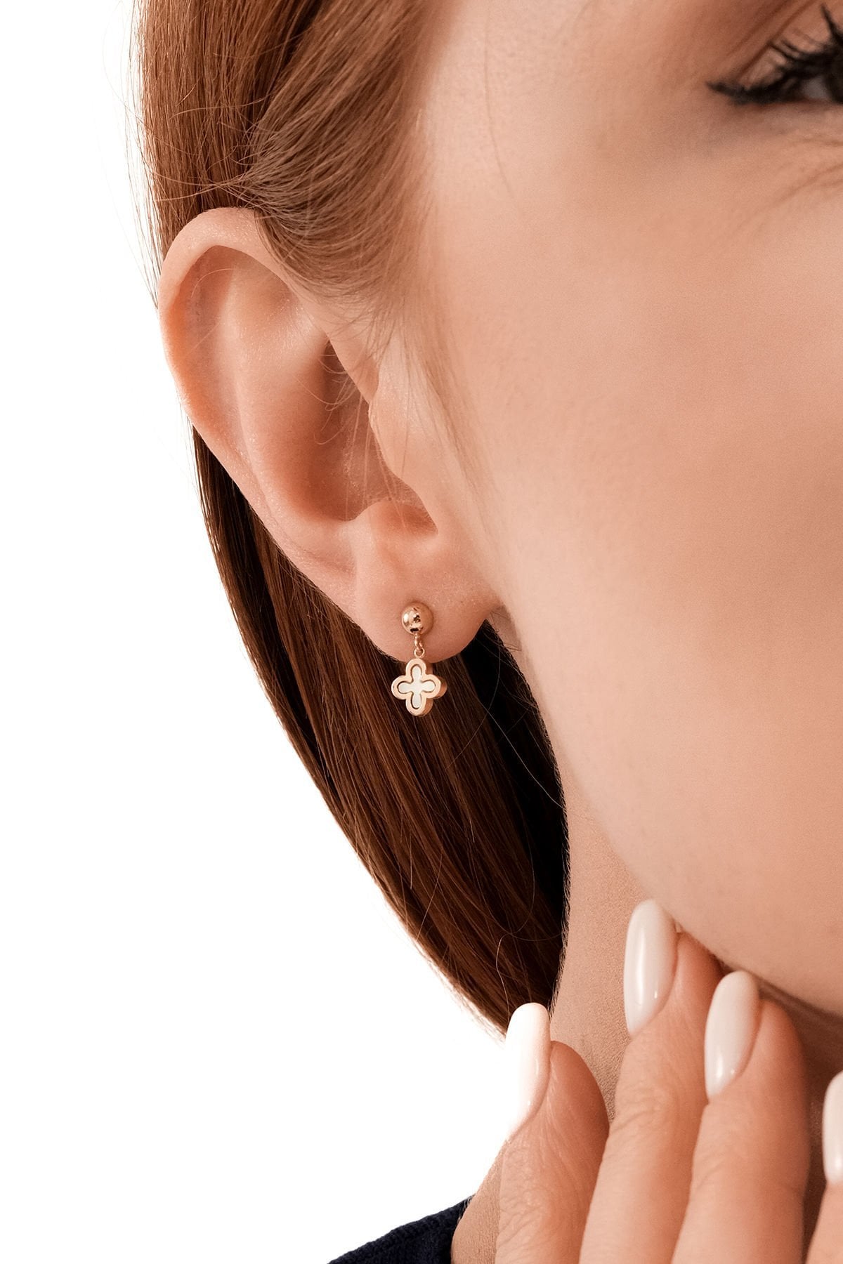 Altın Sallantılı Yonca Küpe