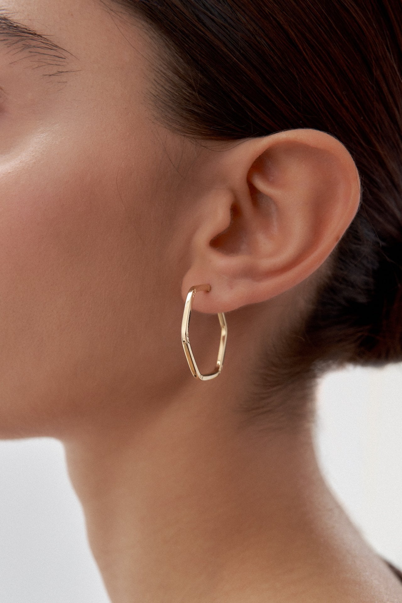 Altın Minimal Altıgen Şarnel Küpe