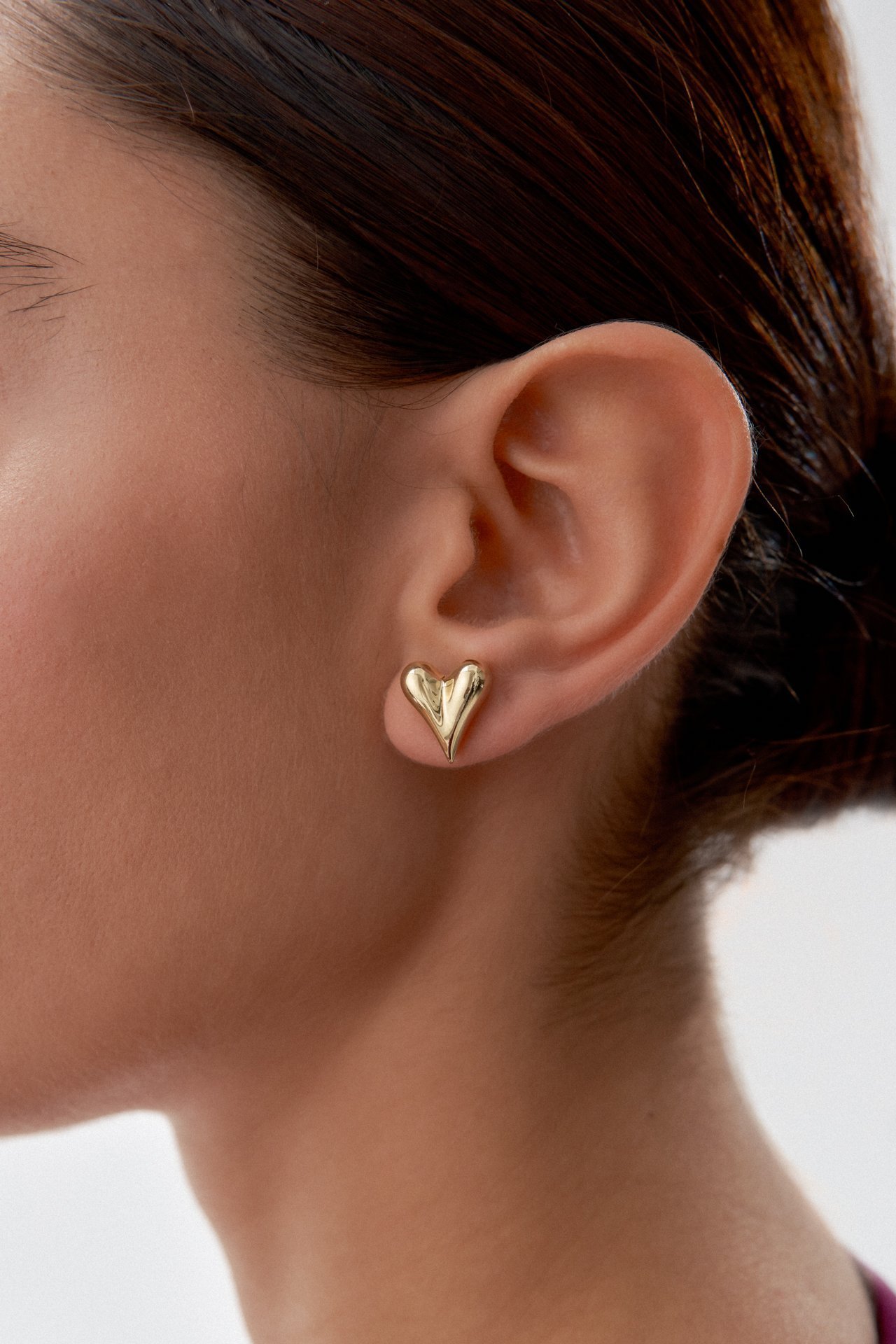 Altın Şarnel Kalp Çivili Küpe