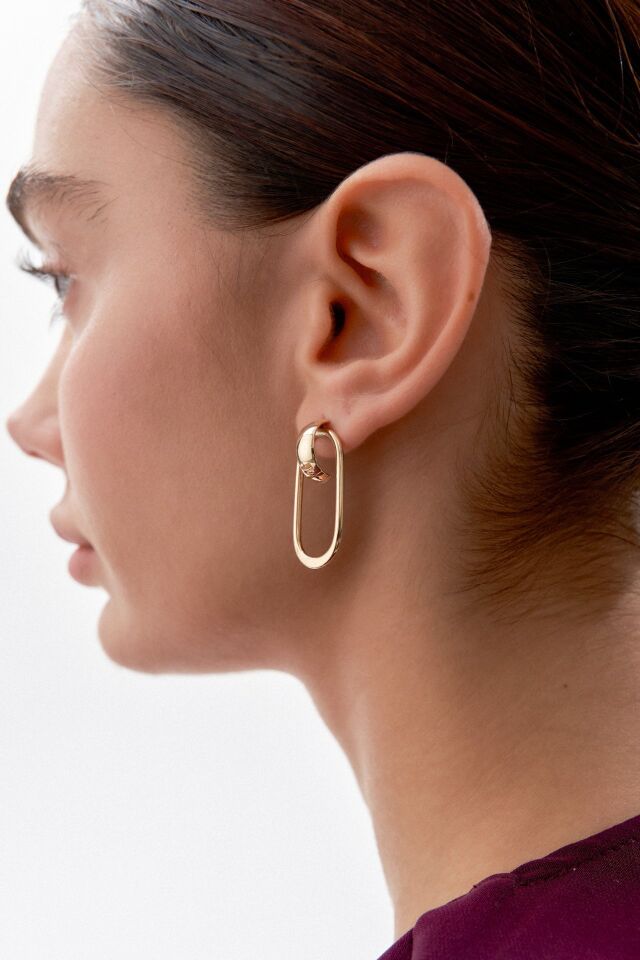 Altın Paperclip Detaylı Şarnel Küpe