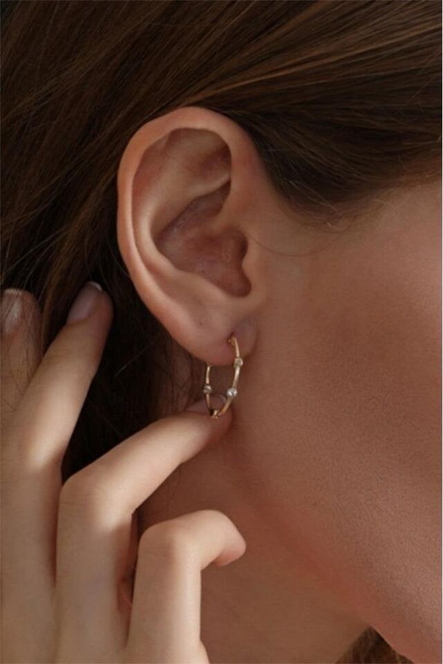 Altın Dorika Şarnel Küpe