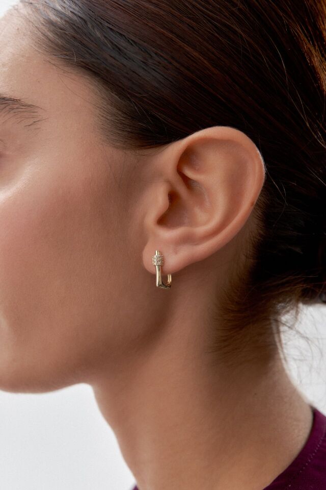 Altın Taşlı Kare Form Küpe