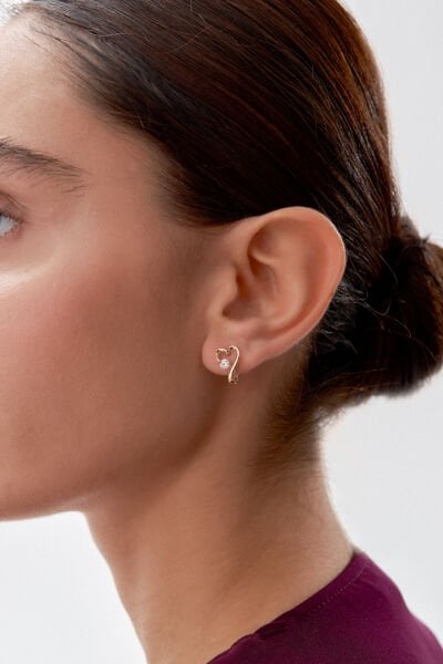 Altın Minik Taşlı Çivili Küpe