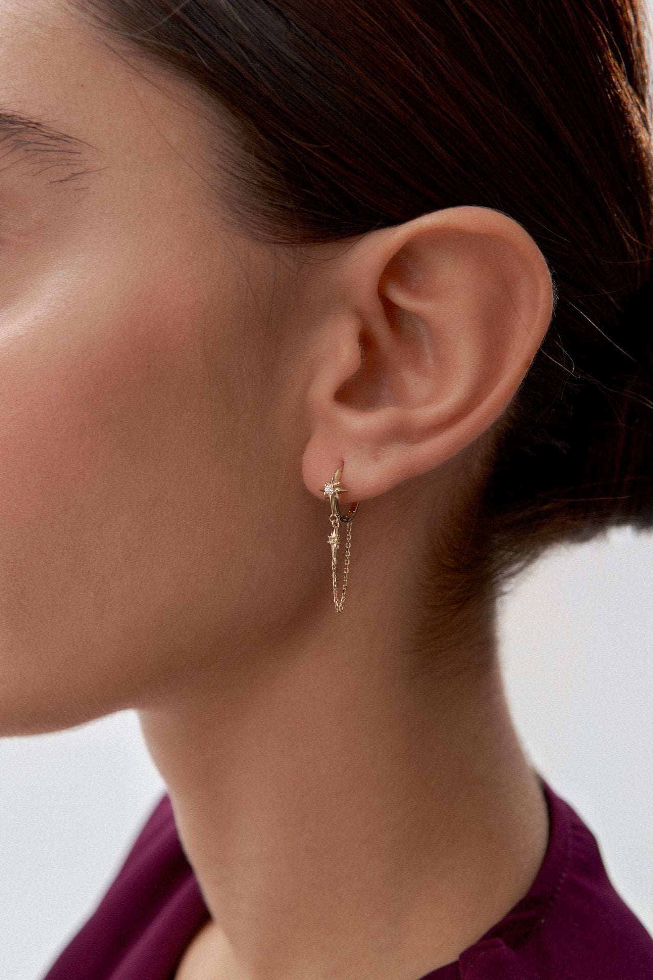 Altın Taşlı Zincirli Yıldız Küpe