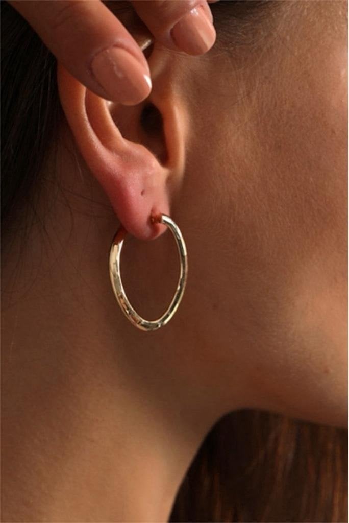 Altın Oval Formlu Kristal Küpe