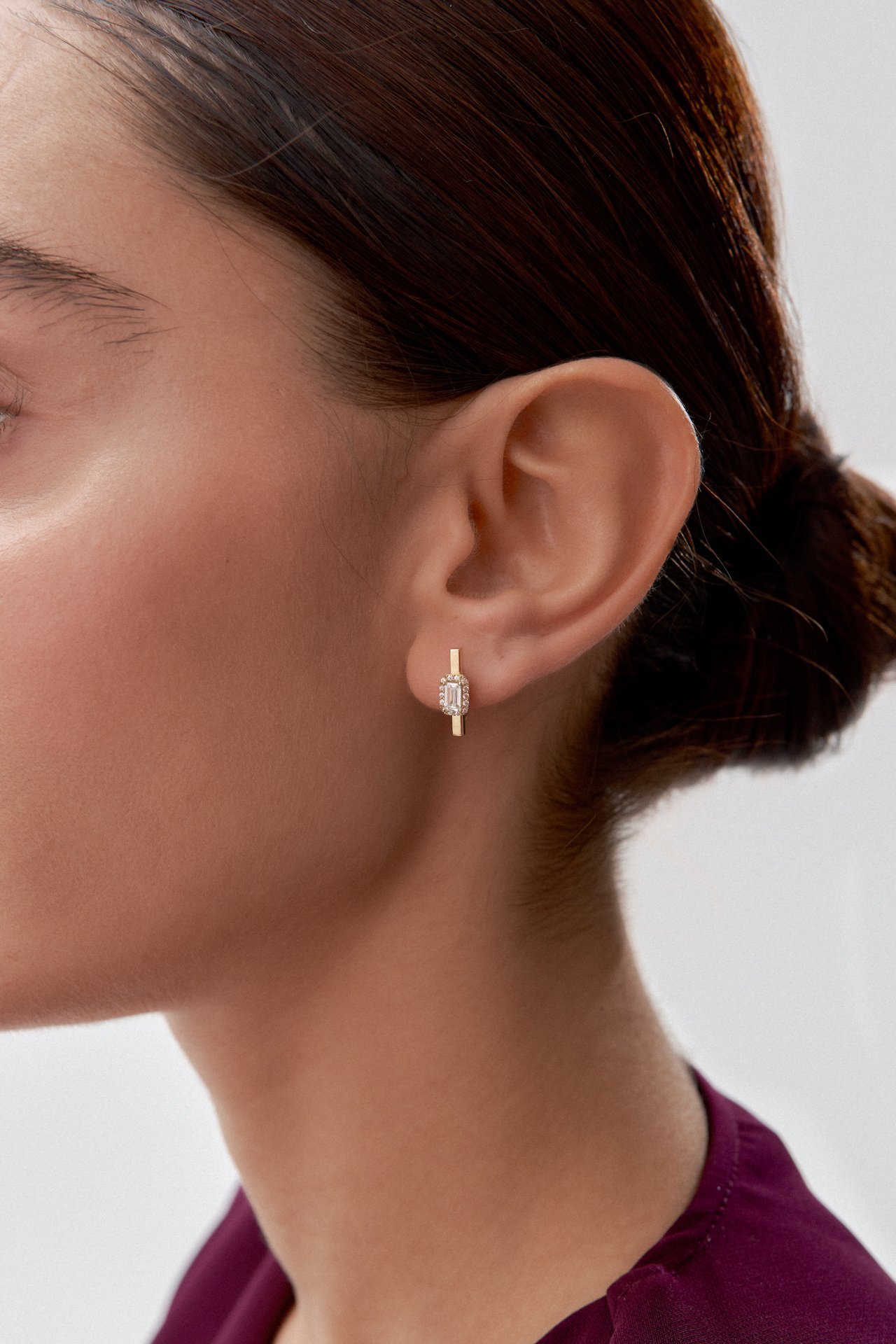 Altın Baget Taşlı Çubuk Küpe