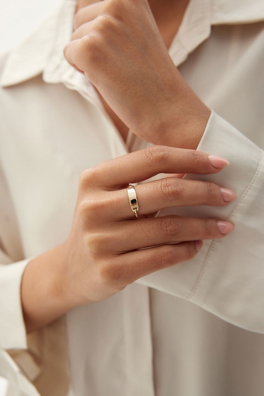 Altın Plaka Yüzük