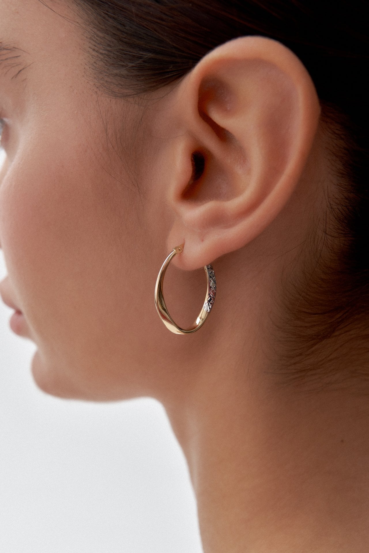 Altın Oval Şarnel Küpe