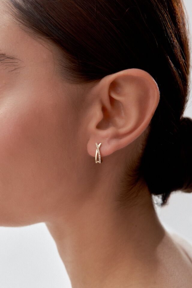 Altın X Formlu Taşlı Küpe