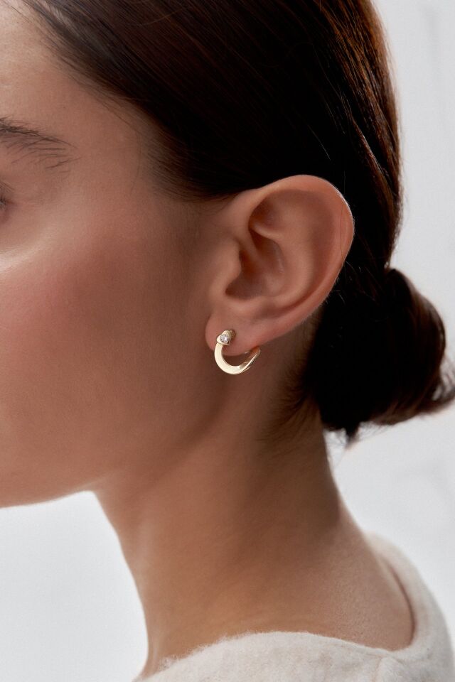 Altın Tektaş Detaylı Küpe