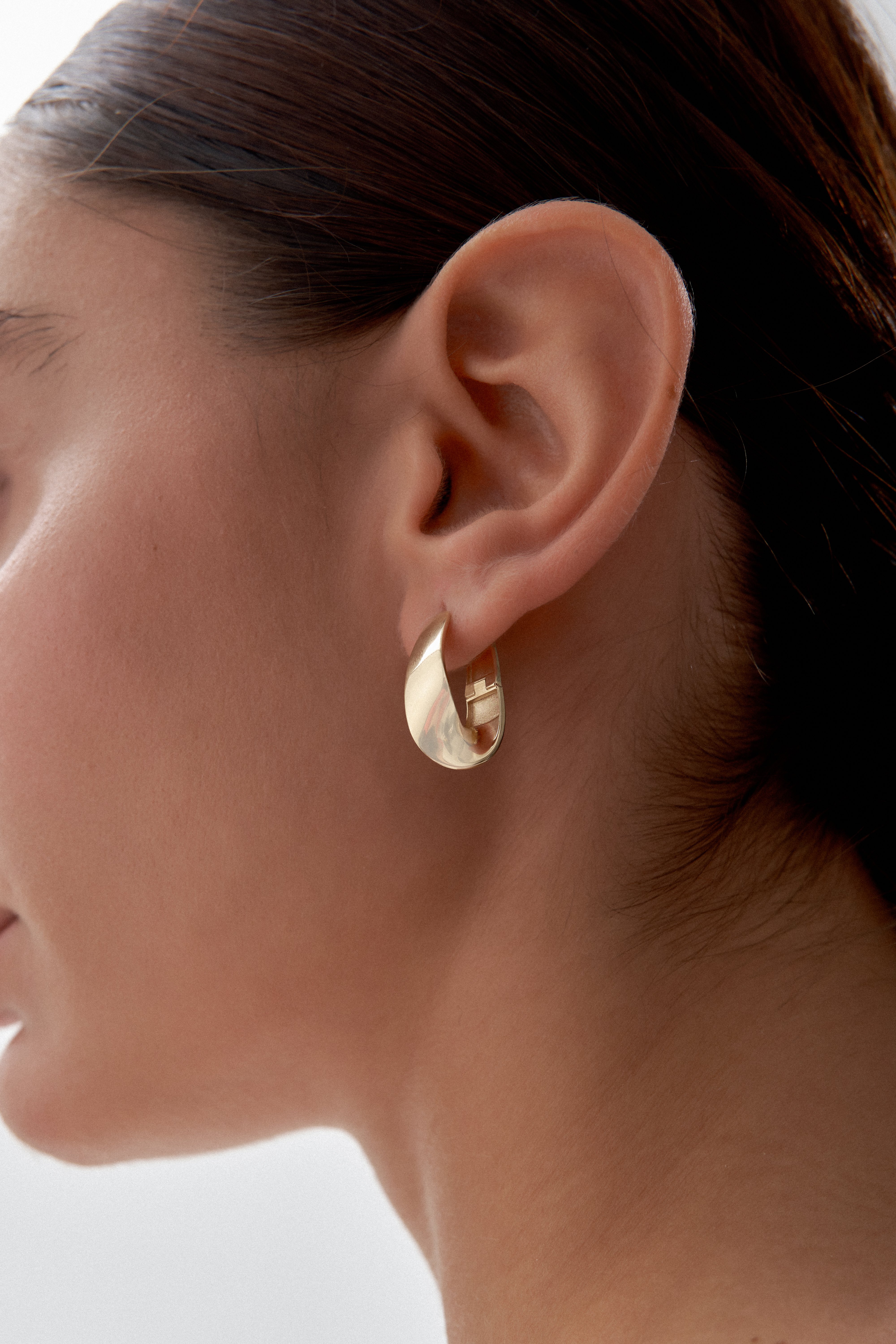 Altın Damla Form Şarnel Küpe