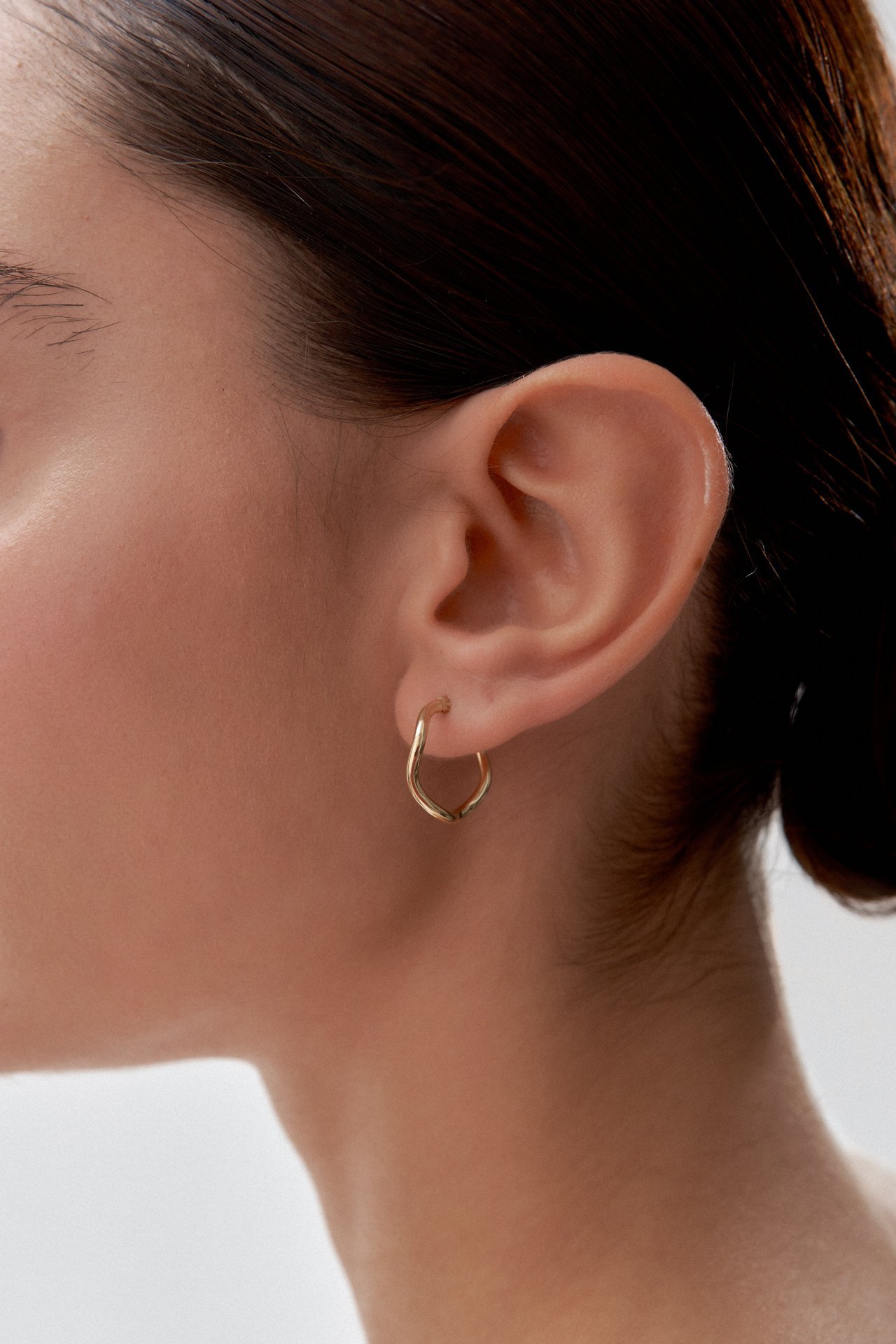 Altın Mini Taşsız Dalga Form Halka Küpe