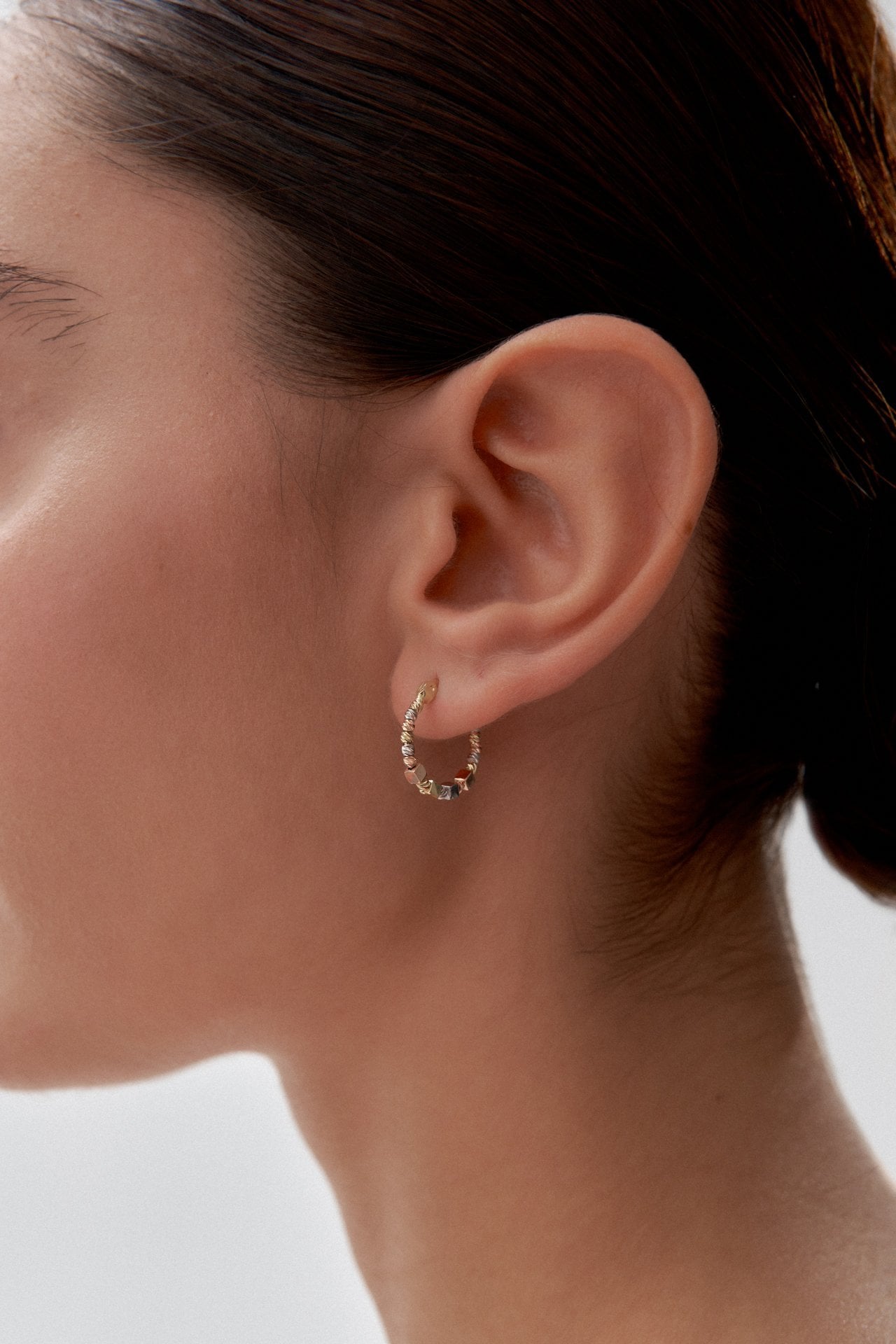 Altın Minimal Dorika Halka Küpe