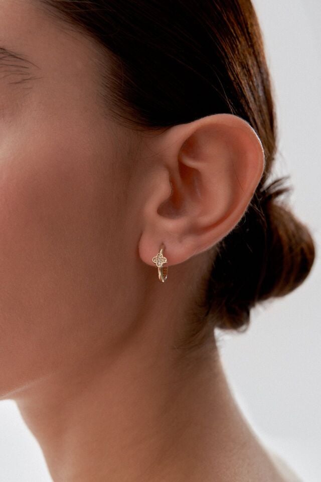 Altın Taşlı Mini Yonca Detaylı Küpe