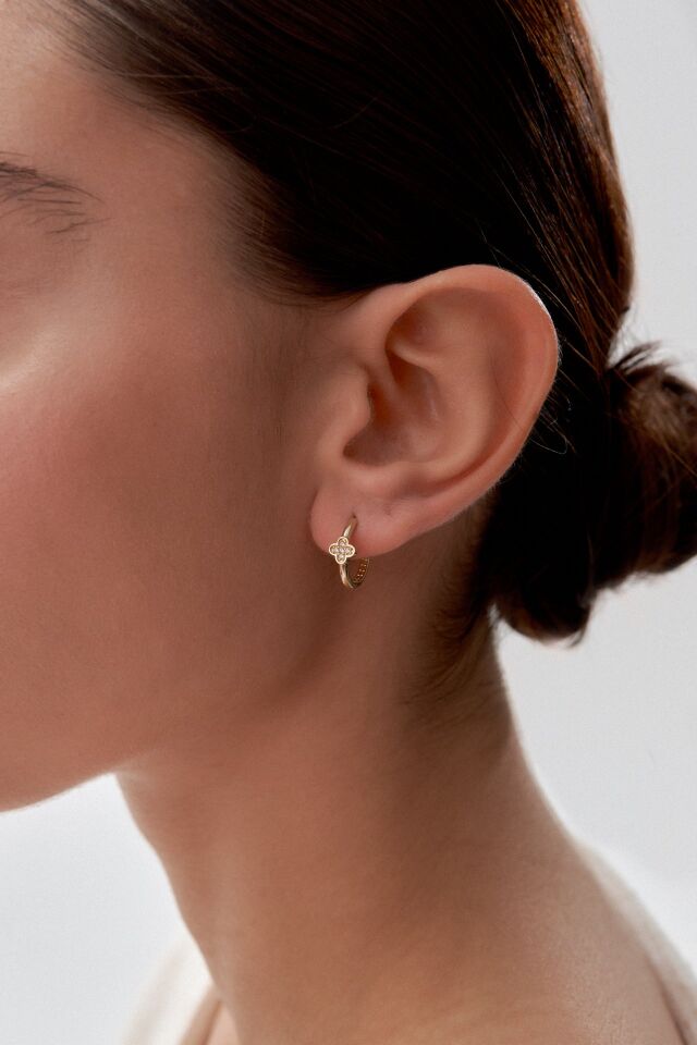 Altın Taşlı Mini Yonca Detaylı Küpe