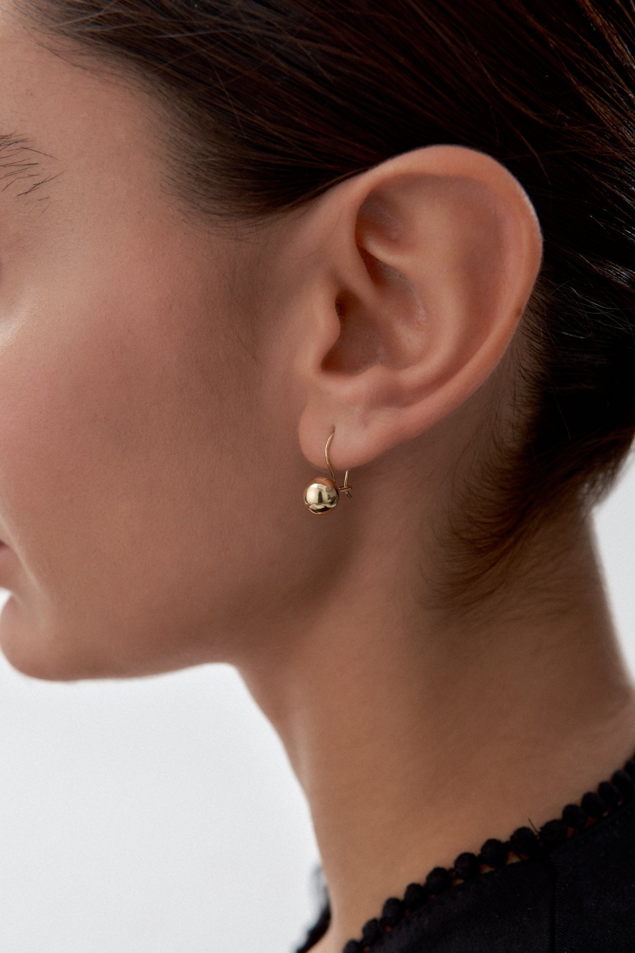 Altın Çengel Kilitli Top Küpe