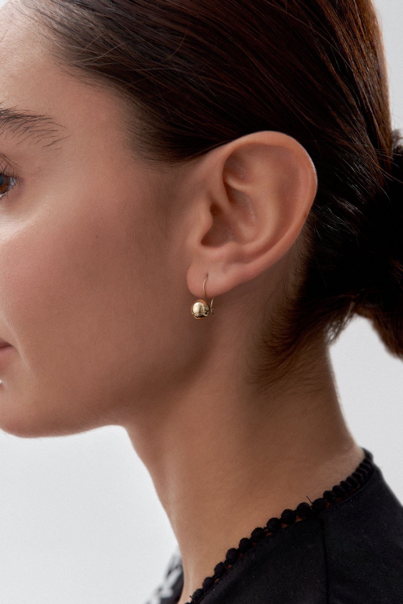 Altın Çengel Kilitli Top Küpe