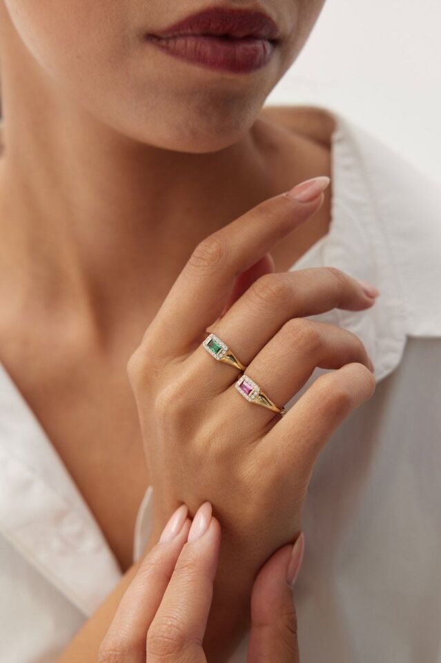 ALTIN KARE TAŞLI RENKLİ YÜZÜK