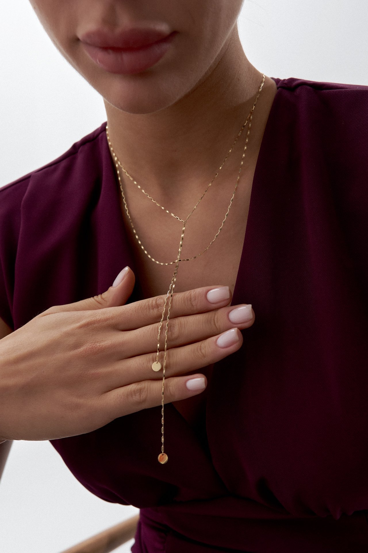 Altın Sallantılı Ucu Plakalı Y Kolye