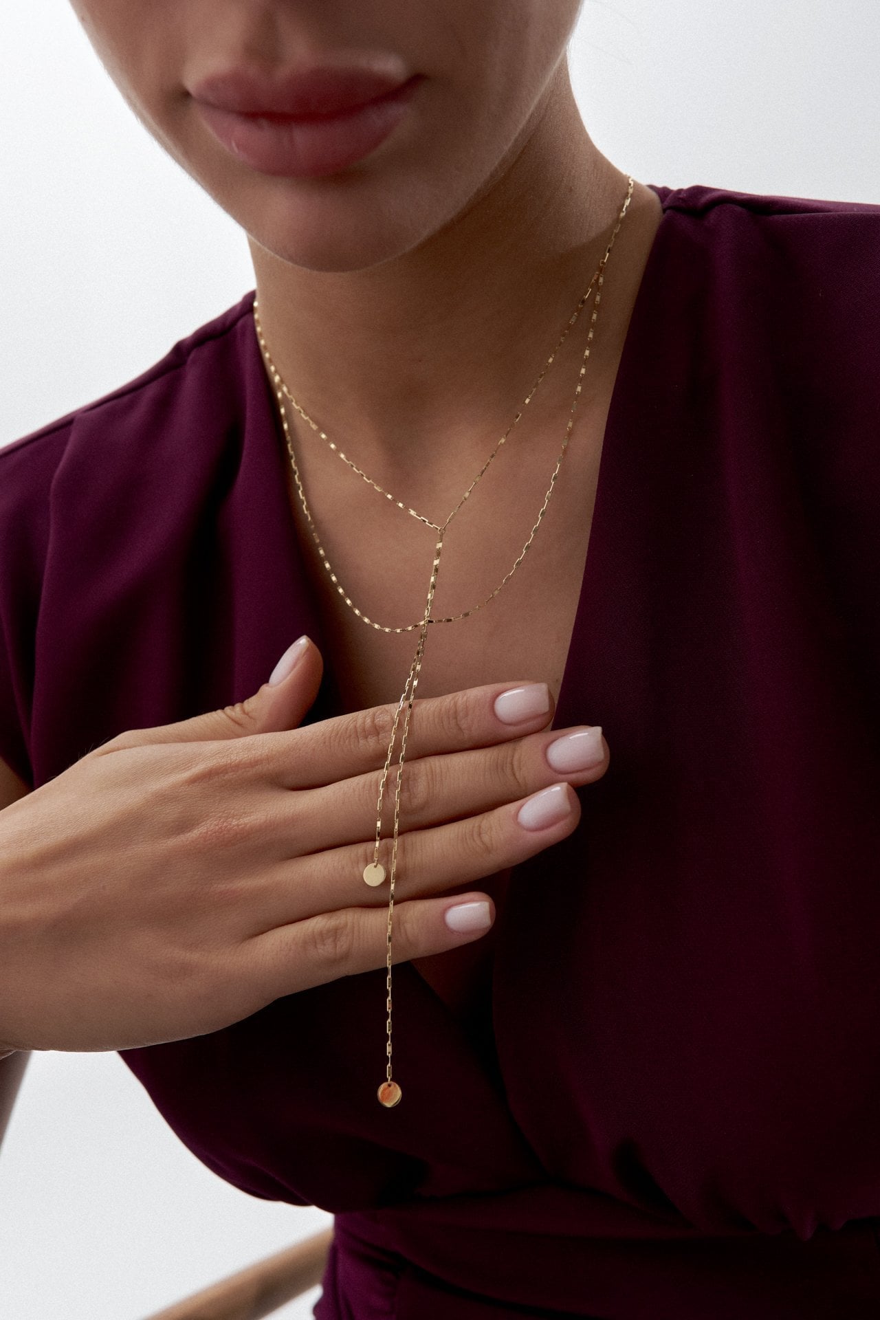 Altın Sallantılı Ucu Plakalı Y Kolye